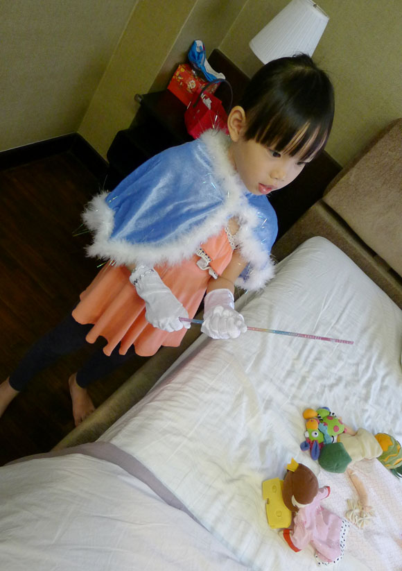pretending to be princess Elsa